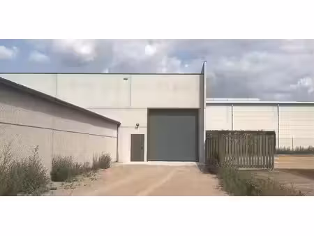 entrepôt à louer à meeuwen pour € 950