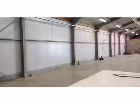entrepôt à louer à wellen pour € 2.200
