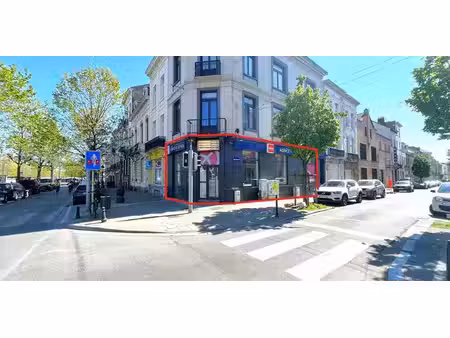 bien commercial à louer à molenbeek-saint-jean pour € 2.000