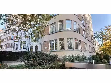 bureau à louer à woluwe-saint-lambert pour € 2.000