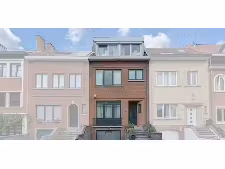 maison à louer à woluwe-saint-pierre pour € 2.300 avec 4 chambres à coucher