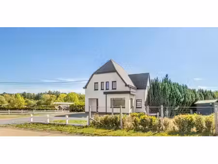 villa à vendre à testelt pour € 595.000 avec 3 chambres à coucher