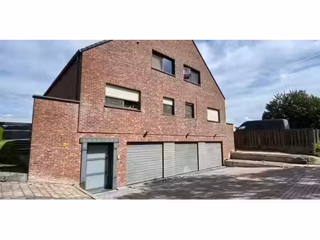 appartement à louer à bree pour € 995 avec 3 chambres à coucher