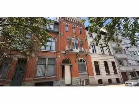 sous option - immeuble d'appartements à vendre à saint-gilles avec 7 chambres à coucher