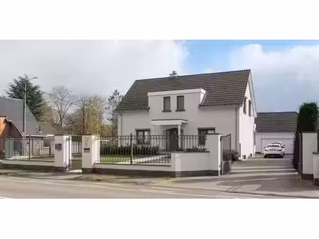 immeuble d'appartements à vendre à maaseik pour € 599.000 avec 3 chambres à coucher