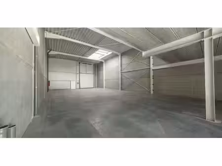 bâtiment d’entreprise à louer à aarschot pour € 2.450