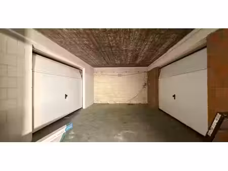 bâtiment d’entreprise à louer à sint-amandsberg pour € 400