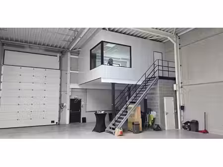 bâtiment d’entreprise à louer à wavre pour € 2.100