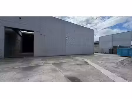 bâtiment d’entreprise à louer à zulte pour € 3.000