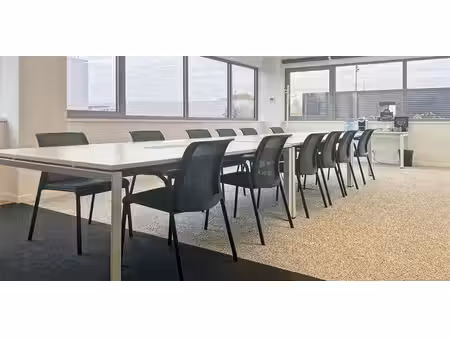 bureau à louer à mont-saint-guibert pour € 2.218
