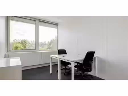 bureau à louer à waterloo pour € 419