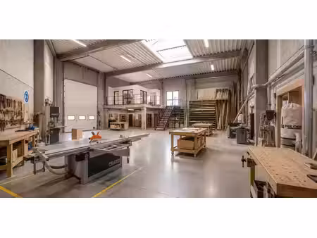 entrepôt à louer à nivelles pour € 2.400