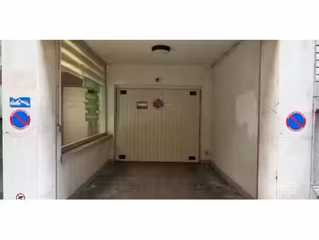 garage en sous-sol à louer à etterbeek pour € 125