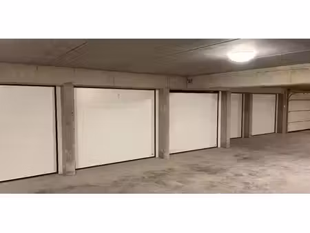 box à louer à lanaken pour € 100