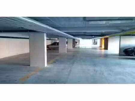 garage à louer à leuven pour € 101