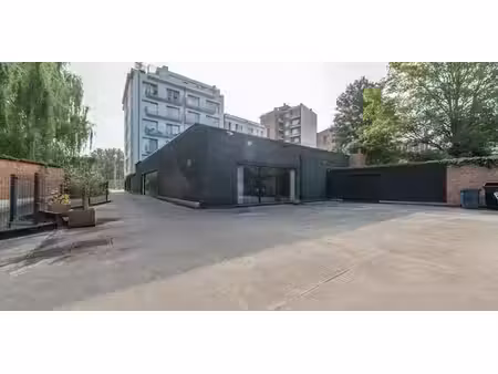 bien commercial à louer à berchem pour € 3.000