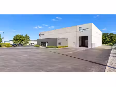 bâtiment d’entreprise à louer à assesse pour € 2.950