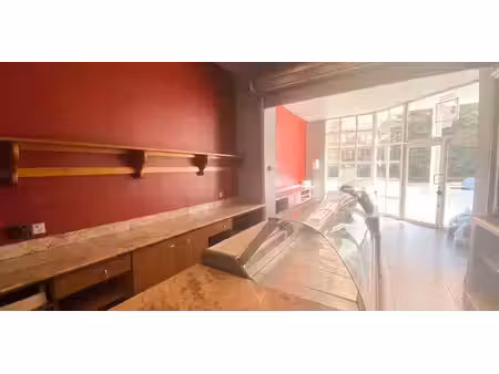 bâtiment commercial à louer à ixelles pour € 2.100