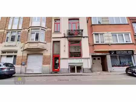bâtiment commercial à vendre à woluwe-saint-lambert pour € 590.000 avec 3 chambres à couch