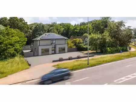 bureau à vendre à diepenbeek pour € 850.000