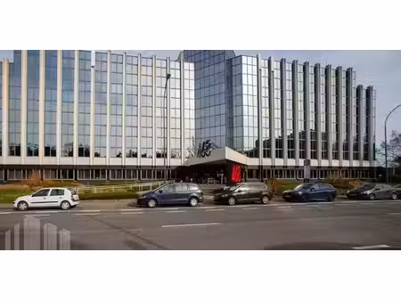 bureau à louer à strombeek-bever pour € 2.053