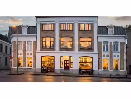 bâtiment commercial à louer à kortrijk pour € 2.350