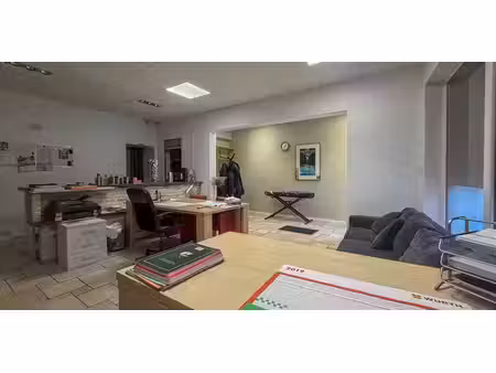 bâtiment commercial à louer à hérinnes pour € 400