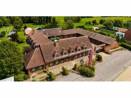 sous option - ferme à vendre à huise avec 22 chambres à coucher