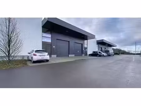 bâtiment d’entreprise à louer à achêne pour € 1.090