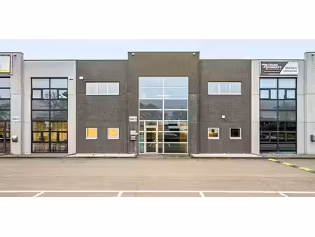 bâtiment d’entreprise à louer à dessel pour € 4.000
