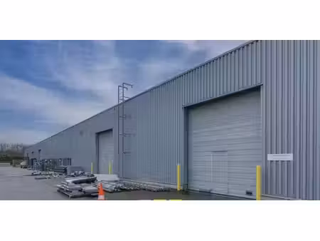 bâtiment d’entreprise à louer à opglabbeek pour € 1.050