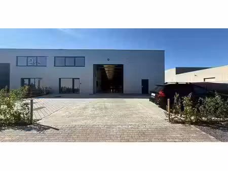 bâtiment d’entreprise à louer à bevere pour € 4.500