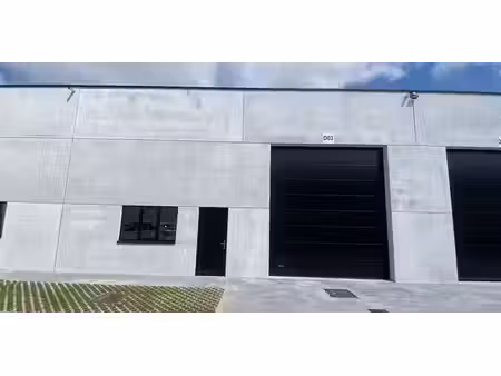bâtiment d’entreprise à louer à beveren pour € 1.107