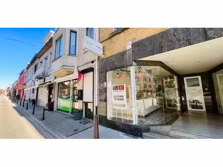 sous option - bien commercial à louer à woluwe-saint-pierre