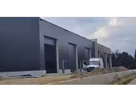 bâtiment d’entreprise à louer à lanaken pour € 2.490