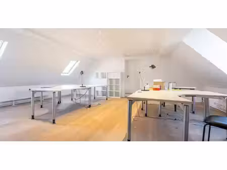 bureau à louer à lasne-chapelle-saint-lambert pour € 1.100