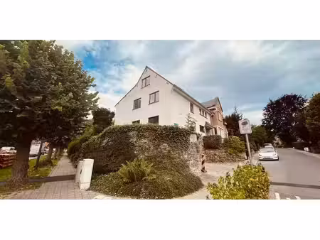 sous option - maison à louer à woluwe-saint-pierre avec 5 chambres à coucher