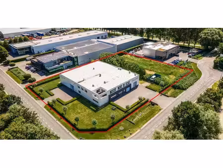 bâtiment d’entreprise à vendre à berlaar pour € 1.900.000 avec 3 chambres à coucher