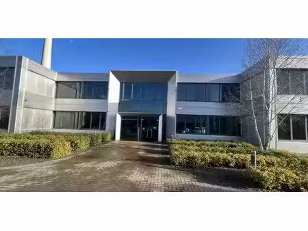 bâtiment d’entreprise à louer à bornem pour € 2.780