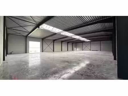 bâtiment d’entreprise à louer à ieper pour € 3.950