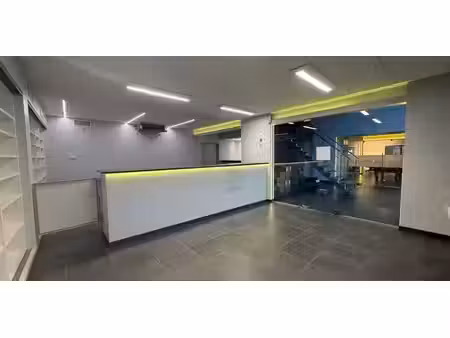 bâtiment d’entreprise à louer à kalmthout pour € 600