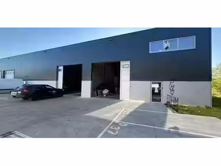 bâtiment d’entreprise à louer à lede pour € 3.090