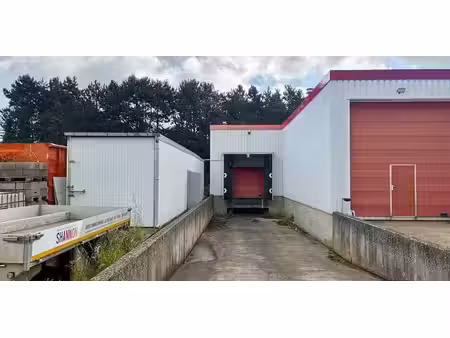 bâtiment d’entreprise à louer à lubbeek pour € 3.220