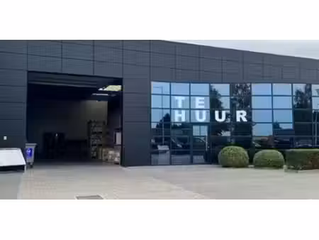 bâtiment d’entreprise à louer à opglabbeek pour € 3.500