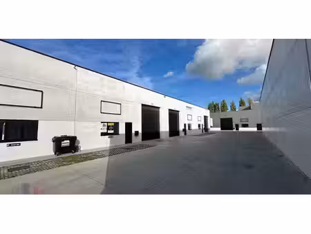 bâtiment d’entreprise à louer à beveren pour € 1.085