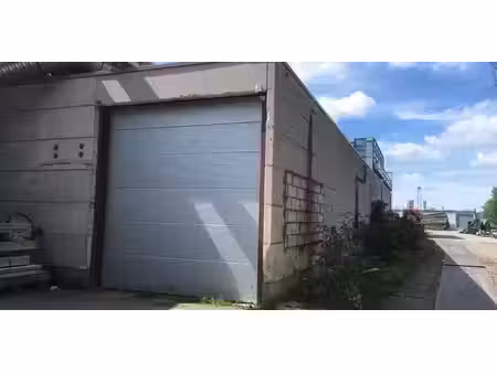 bâtiment d’entreprise à louer à wingene pour € 750