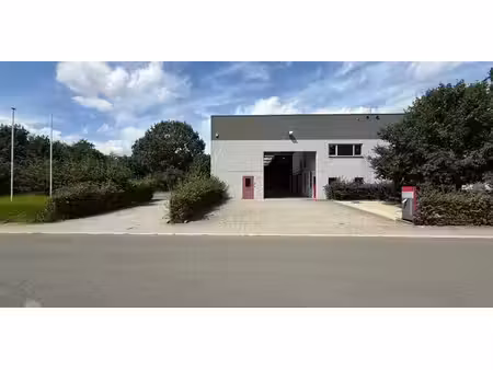 bâtiment d’entreprise à louer à zulte pour € 4.200