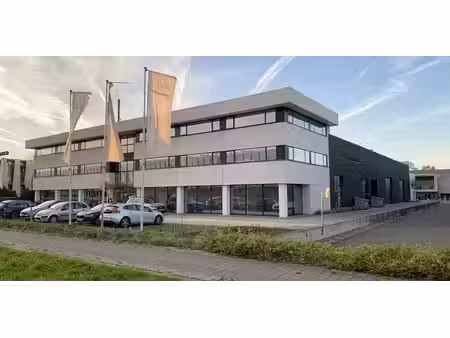bâtiment d’entreprise à louer à burcht pour € 4.528