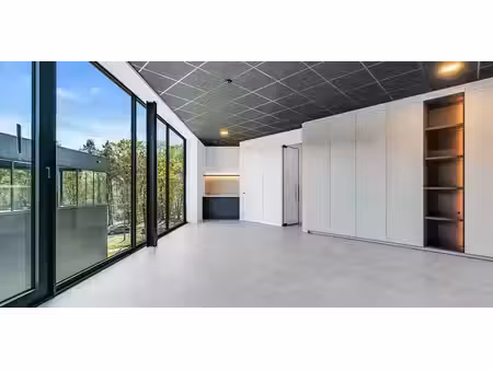 bureau à louer à as pour € 3.900