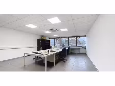bureau à louer à nazareth pour € 640